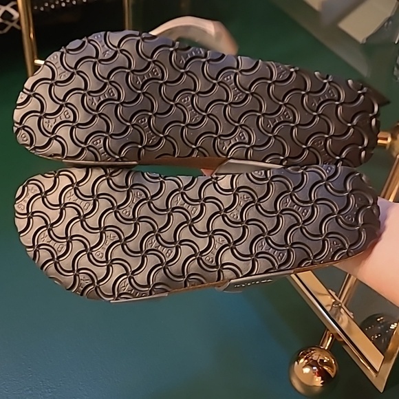 NWT BIRKINSTOCK silver strap sandals - Picture 4 of 4